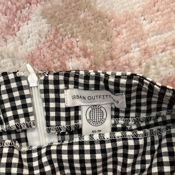 preppy urban outfitters checkered mini skirt - Picture 2 of 3